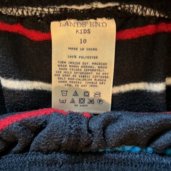 Lands’ End fleece pjs (snowboarder) - Picture 5 of 5